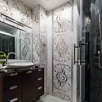 Deluxe With 2 Bedroom In Center דירה *