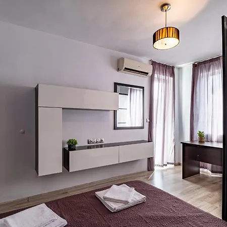 דירה Deluxe With 2 Bedroom In Center *