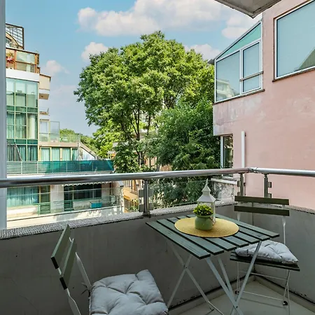 Deluxe With 2 Bedroom In Center Lägenhet Varna