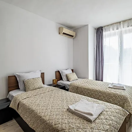 Lägenhet Deluxe With 2 Bedroom In Center *