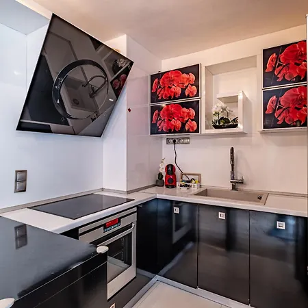 Deluxe With 2 Bedroom In Center * וארנה