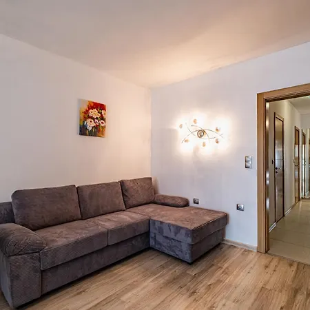 Deluxe With 2 Bedroom In Center 瓦爾納