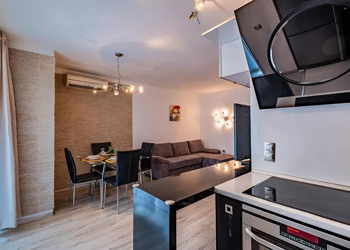 Lägenhet Deluxe With 2 Bedroom In Center Varna