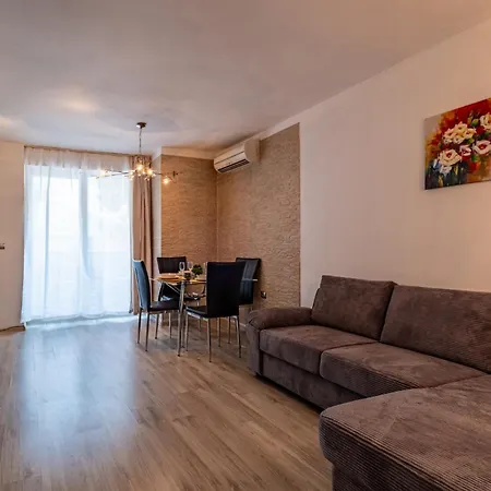 Deluxe With 2 Bedroom In Center Lägenhet Varna