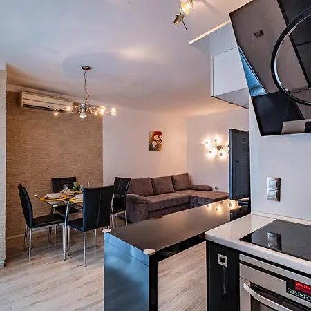 Appartement Deluxe With 2 Bedroom In Center Varna