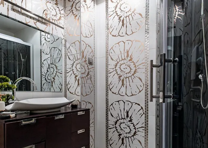 Deluxe With 2 Bedroom In Center Apartment *