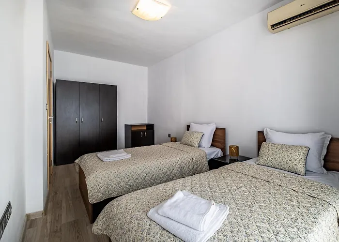 Deluxe With 2 Bedroom In Center Apartment *