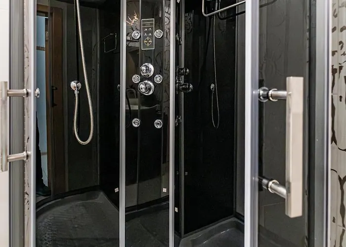 Deluxe With 2 Bedroom In Center Lägenhet